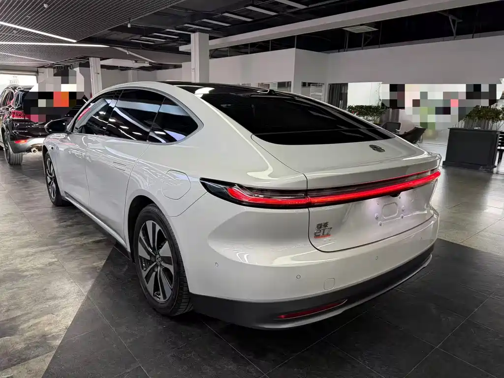 NIO NIO ET7 2023 75kWh 2022 - thumbnail 6