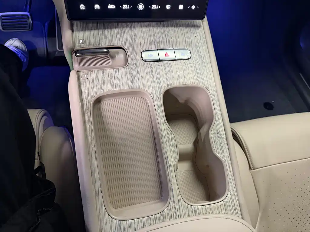 NIO NIO ET7 2023 75kWh 2022 - thumbnail 11
