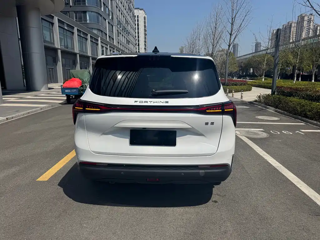 Dongfeng Foton Fengxing Yacht 2022 1.5T DCT Chasing Wind Edition 2023 - thumbnail 10