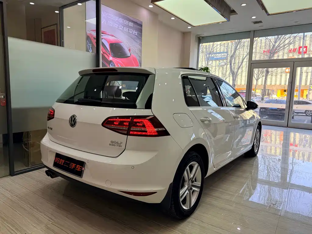 Volkswagen Golf 2017 230TSI Automatic Comfort Million Vehicle Commemorative Edition 2017 - thumbnail 3