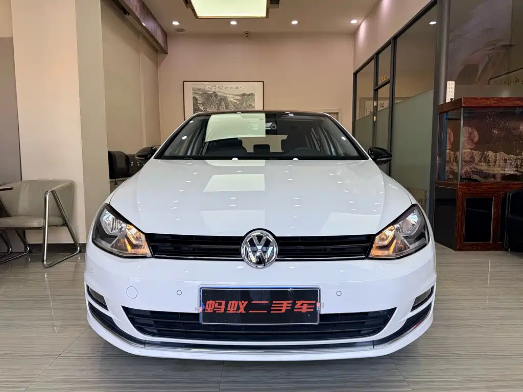 Volkswagen Golf 2017 230TSI Automatic Comfort Million Vehicle Commemorative Edition 2017 - thumbnail 5