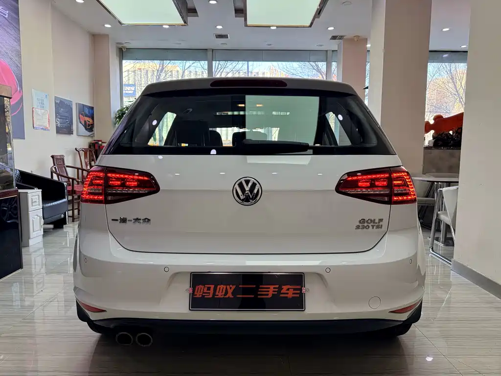 Volkswagen Golf 2017 230TSI Automatic Comfort Million Vehicle Commemorative Edition 2017 - thumbnail 6