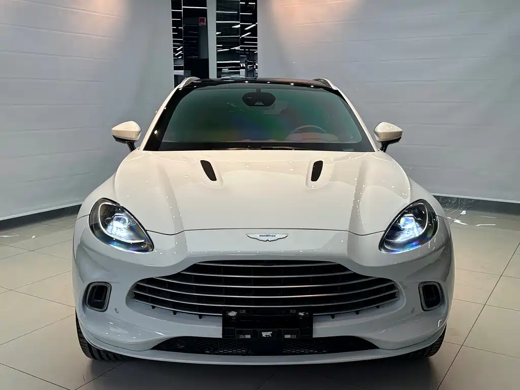 Aston Martin Aston Martin DBX 2022 3.0T Straight-Six 2022 - thumbnail 3