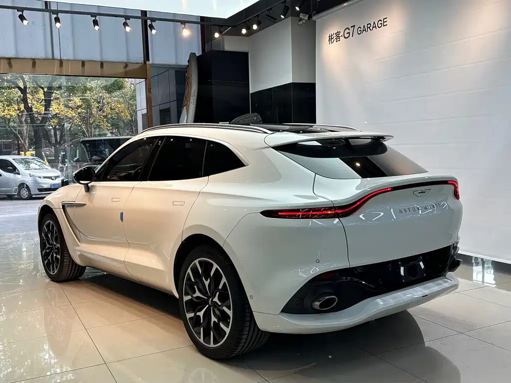 Aston Martin Aston Martin DBX 2022 3.0T Straight-Six 2022 - thumbnail 7