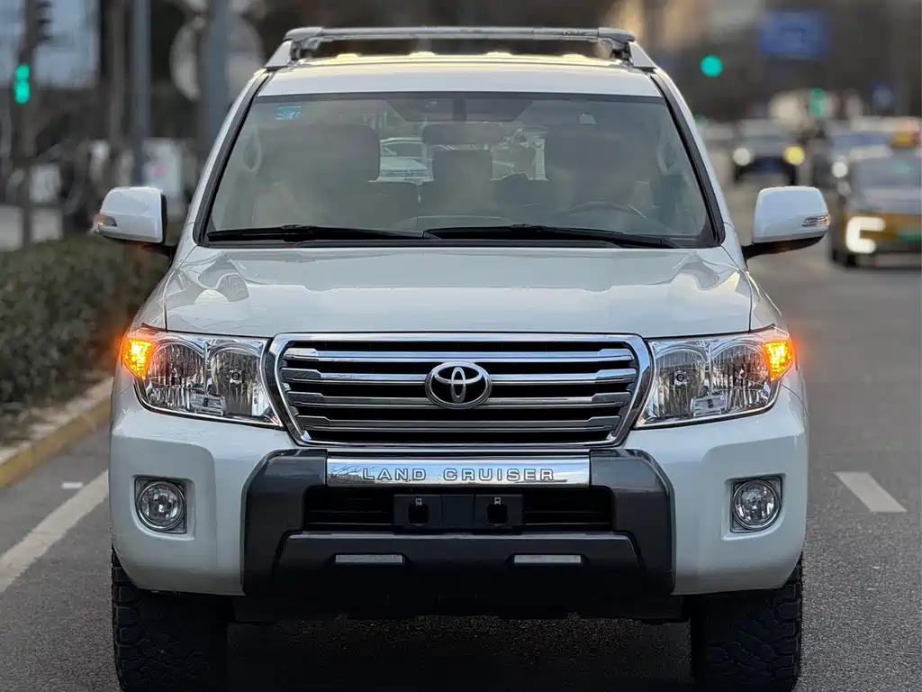 Toyota Land Cruiser 2015 4.0L V6 Middle East Base Model 2016 - thumbnail 2