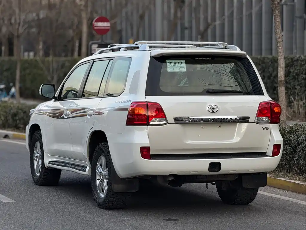 Toyota Land Cruiser 2015 4.0L V6 Middle East Base Model 2016 - thumbnail 4