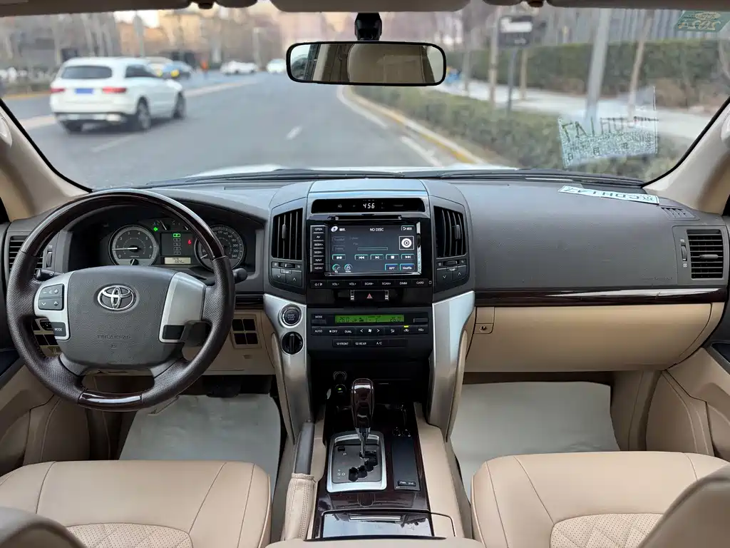 Toyota Land Cruiser 2015 4.0L V6 Middle East Base Model 2016 - thumbnail 11