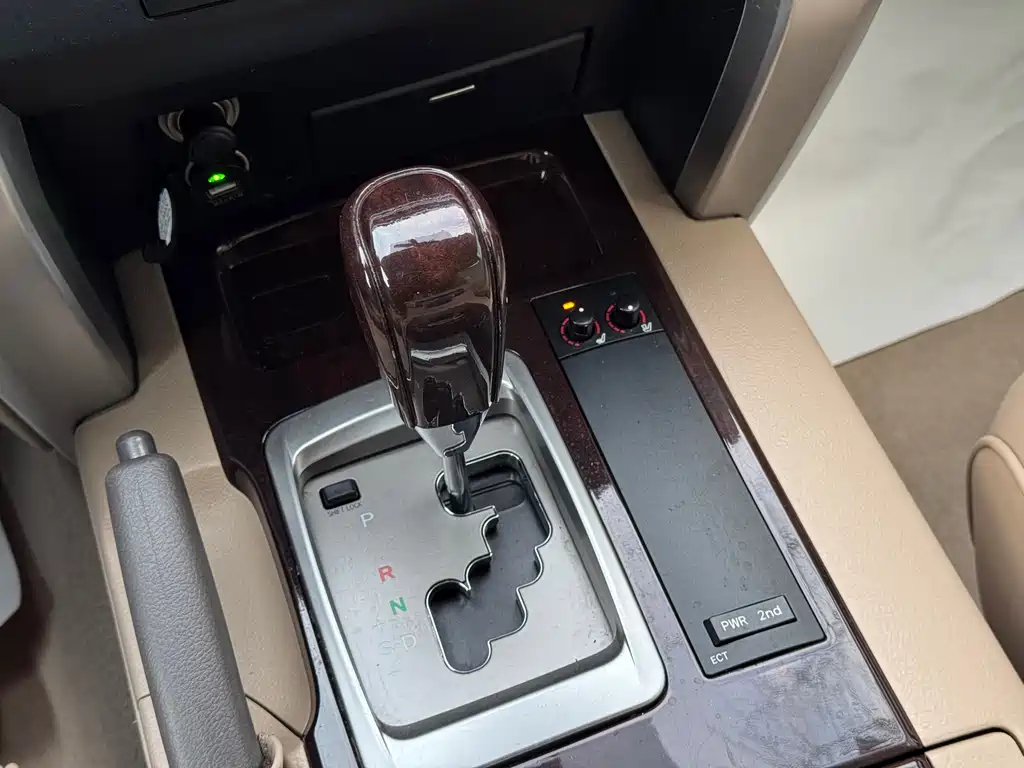 Toyota Land Cruiser 2015 4.0L V6 Middle East Base Model 2016 - thumbnail 16