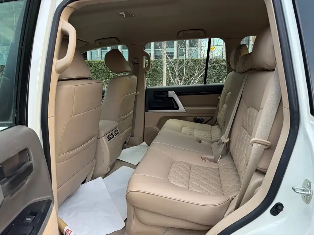 Toyota Land Cruiser 2015 4.0L V6 Middle East Base Model 2016 - thumbnail 17