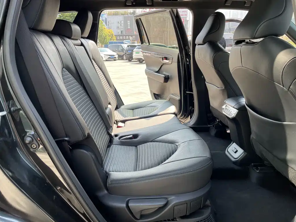 Toyota Toyota Crown Kluger 2021 2.5L HEV AWD Premium Edition 2021 - thumbnail 12