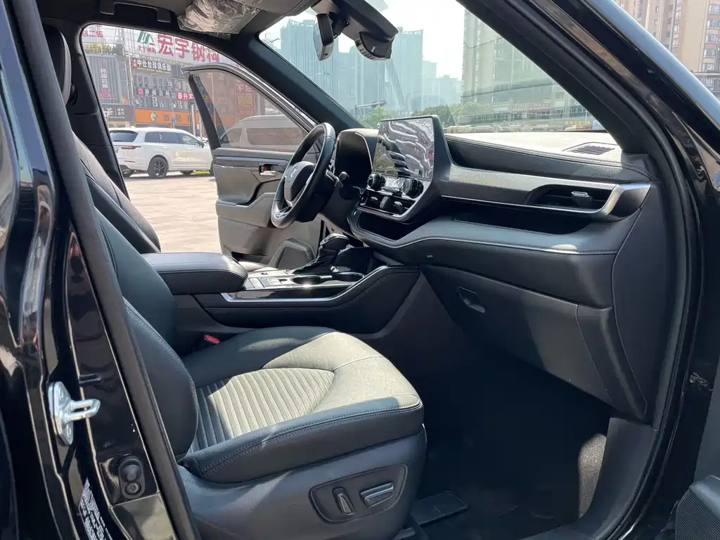 Toyota Toyota Crown Kluger 2021 2.5L HEV AWD Premium Edition 2021 - thumbnail 13