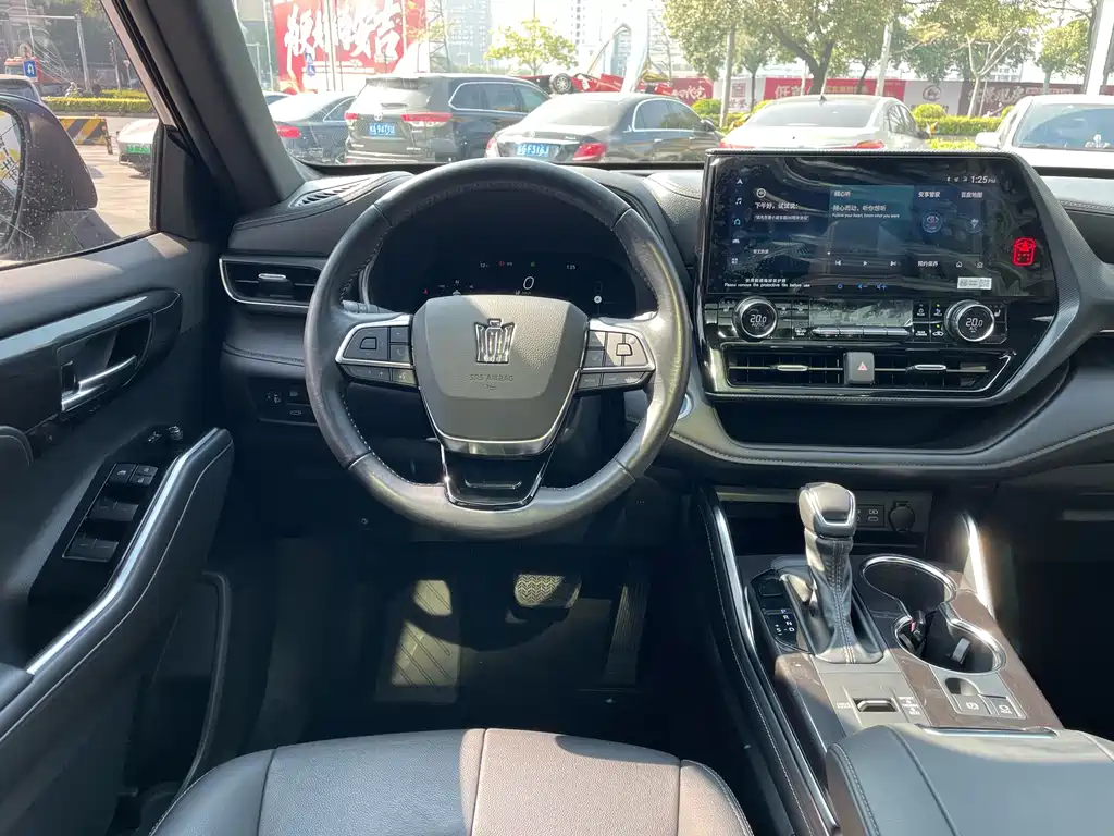 Toyota Toyota Crown Kluger 2021 2.5L HEV AWD Premium Edition 2021 - thumbnail 17