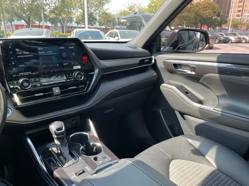 Toyota Toyota Crown Kluger 2021 2.5L HEV AWD Premium Edition 2021 - thumbnail 20