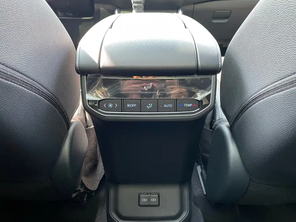 Toyota Toyota Crown Kluger 2021 2.5L HEV AWD Premium Edition 2021 - thumbnail 26