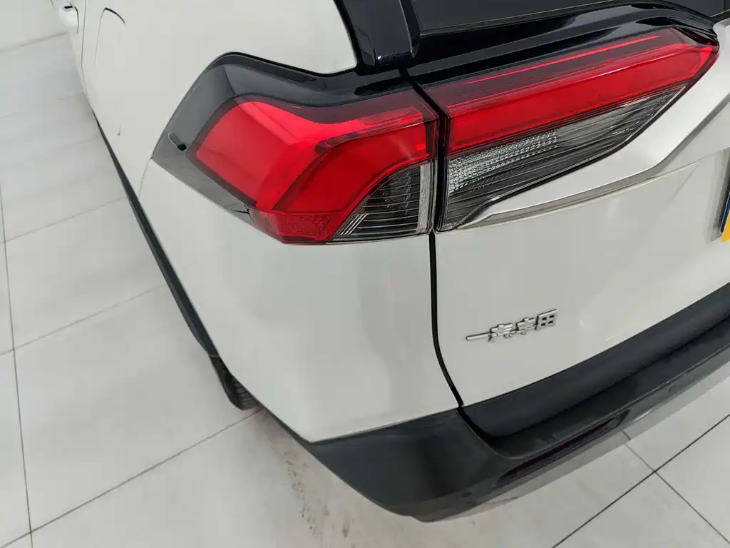 Toyota RAV4 2020 2.0L CVT AWD Premium Edition 2021 - thumbnail 18