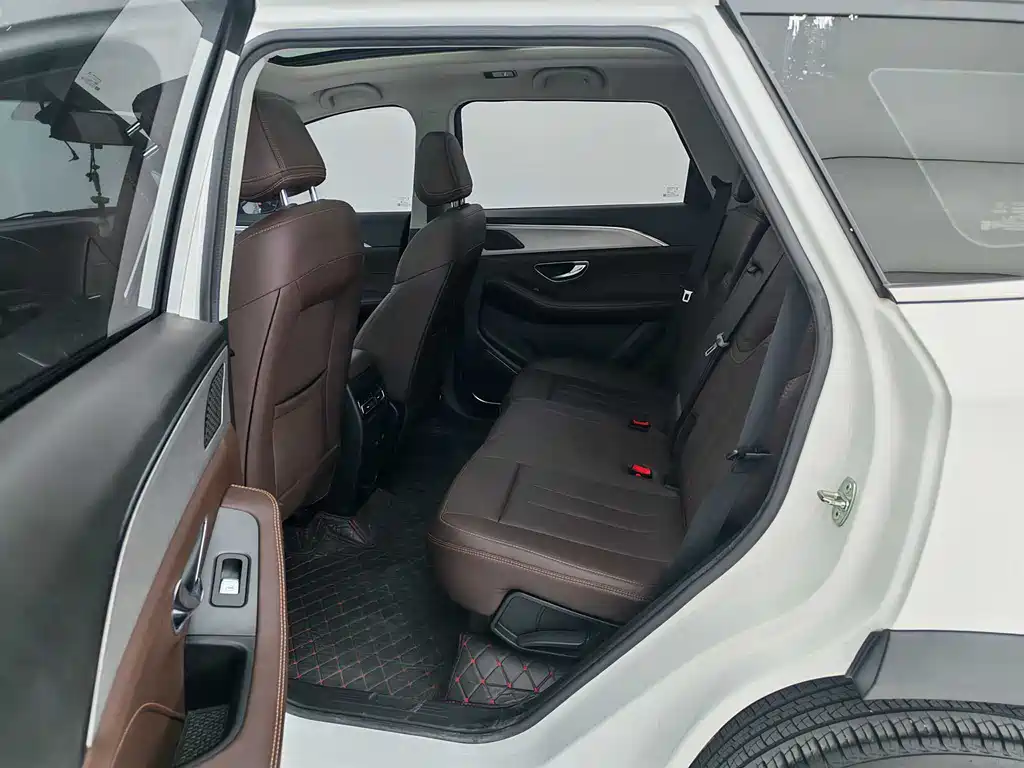 Jetour Jetour X90 Plus 2023 1.6TD DCT Villa 5-seater 2023 - thumbnail 6