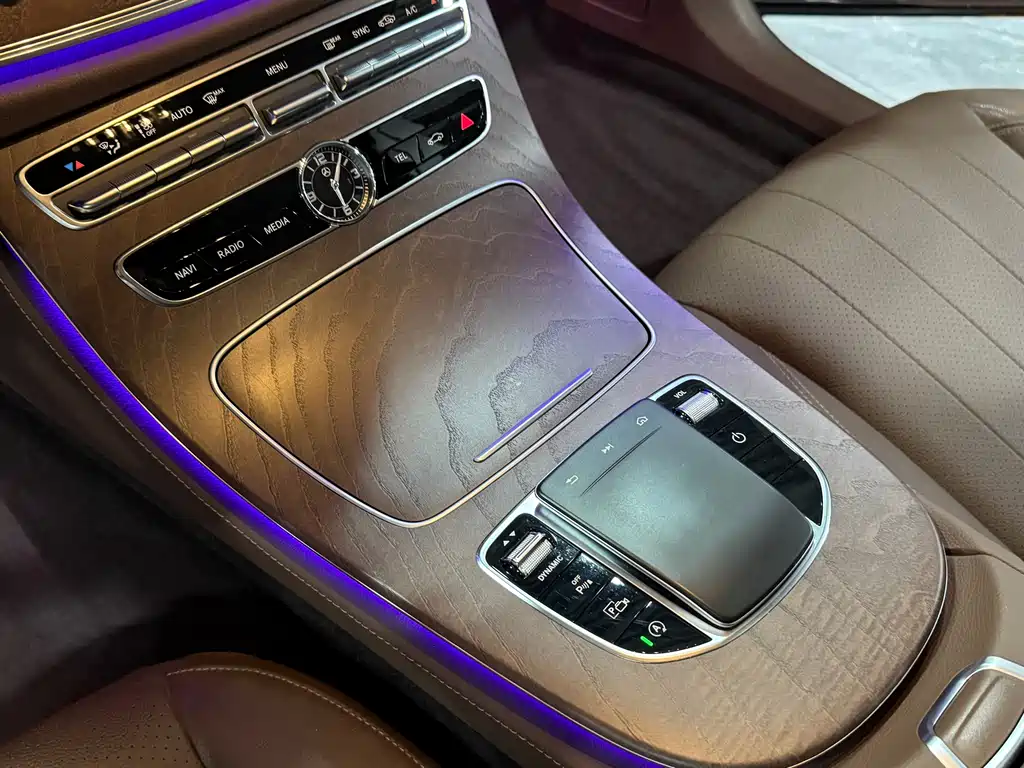Mercedes-Benz Mercedes-Benz E-Class 2020 E 300 L Fashion Edition 2020 - thumbnail 11