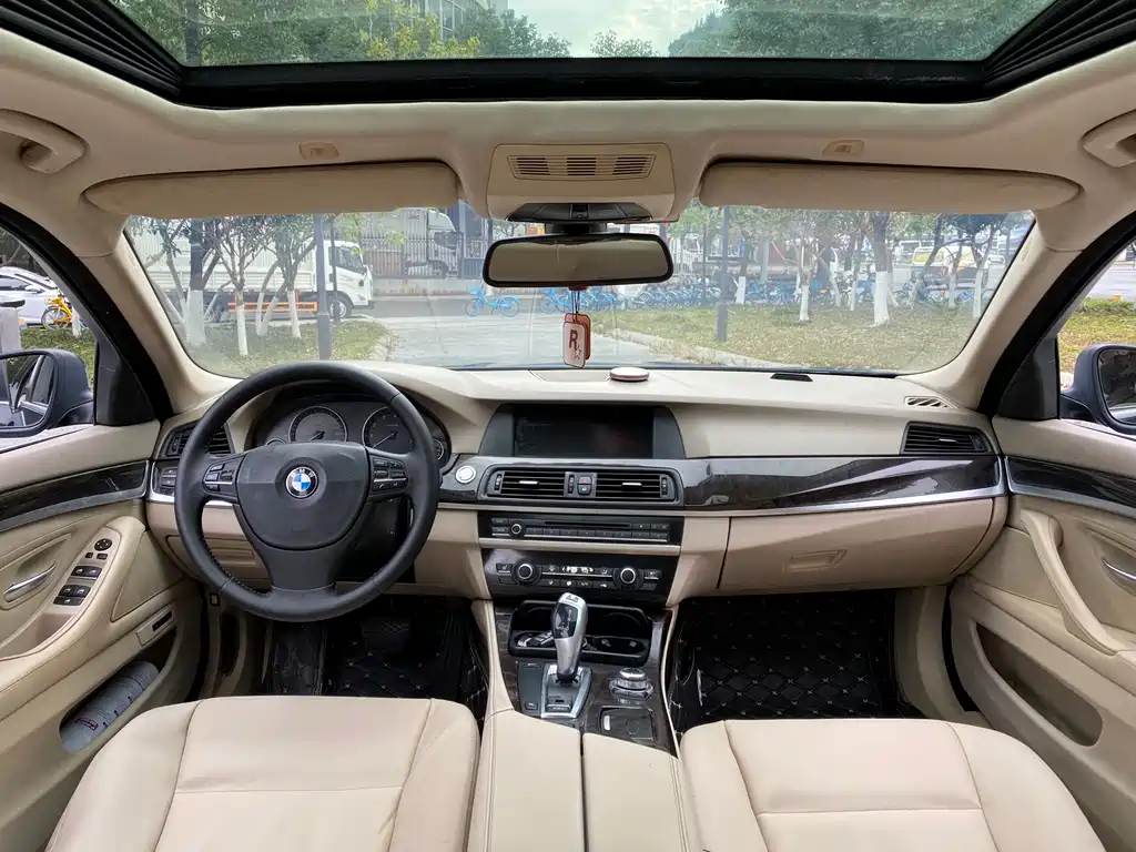 BMW BMW 5 Series 2011 523Li Luxury Model 2010 - thumbnail 8