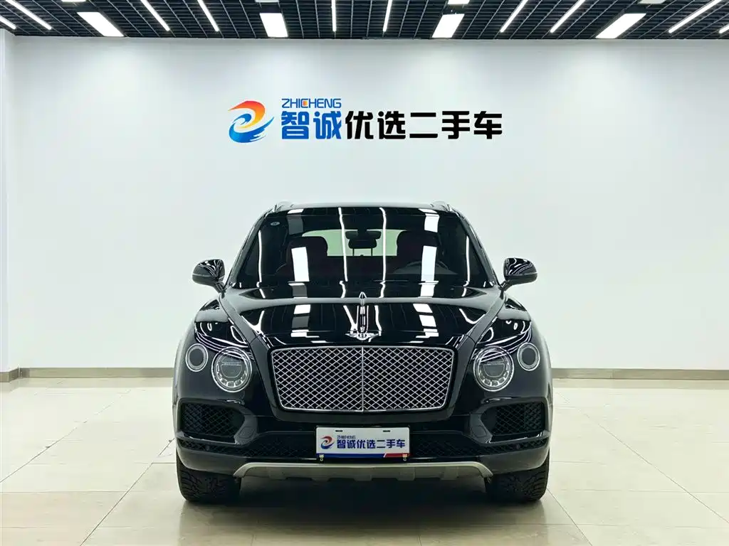 Bentley Bentayga 2016 6.0T Standard Edition 2018 - thumbnail 2