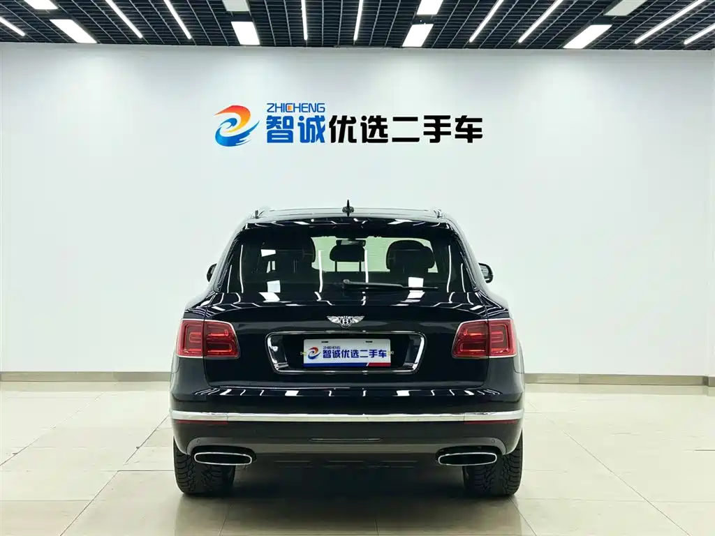 Bentley Bentayga 2016 6.0T Standard Edition 2018 - thumbnail 3