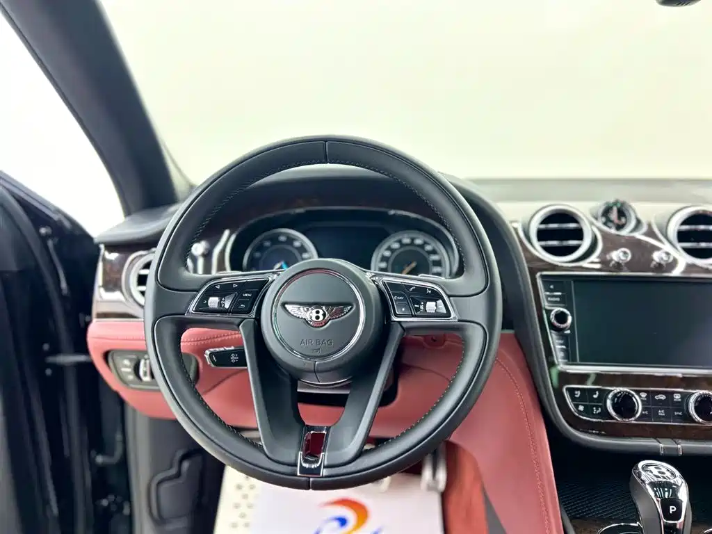 Bentley Bentayga 2016 6.0T Standard Edition 2018 - thumbnail 6