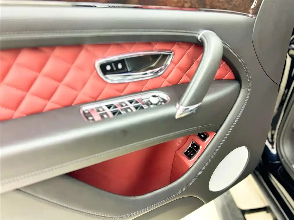 Bentley Bentayga 2016 6.0T Standard Edition 2018 - thumbnail 9