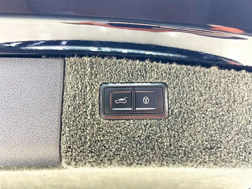Bentley Bentayga 2016 6.0T Standard Edition 2018 - thumbnail 20