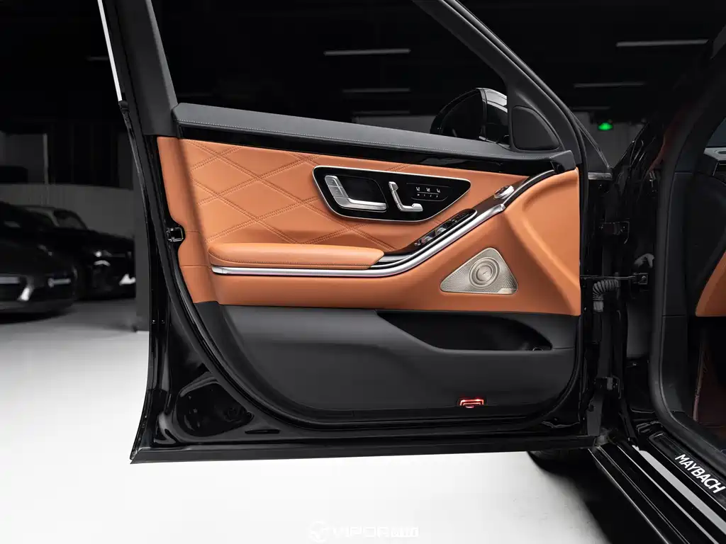Mercedes-Benz Maybach S-Class 2023 S 480 4MATIC 2022 - thumbnail 15