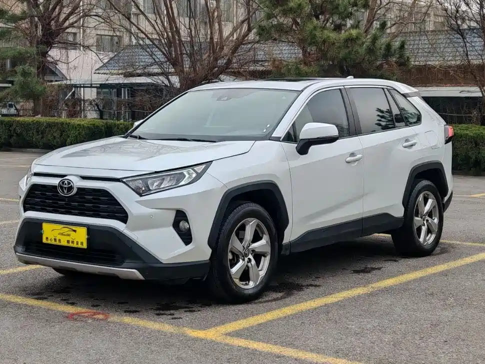 Toyota RAV4 2022 2.0L CVT 2WD Fashion Plus Edition 2023