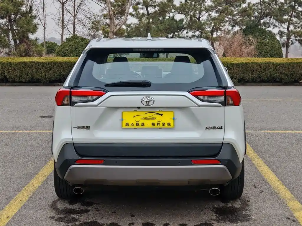 Toyota RAV4 2022 2.0L CVT 2WD Fashion Plus Edition 2023 - thumbnail 5