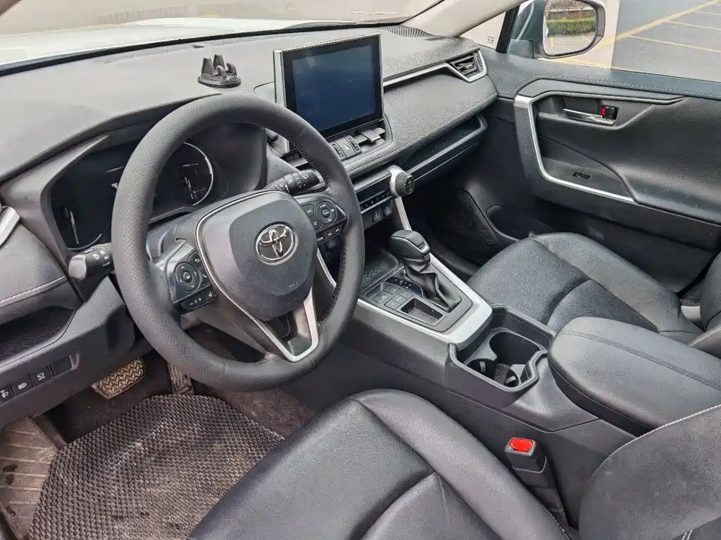 Toyota RAV4 2022 2.0L CVT 2WD Fashion Plus Edition 2023 - thumbnail 7