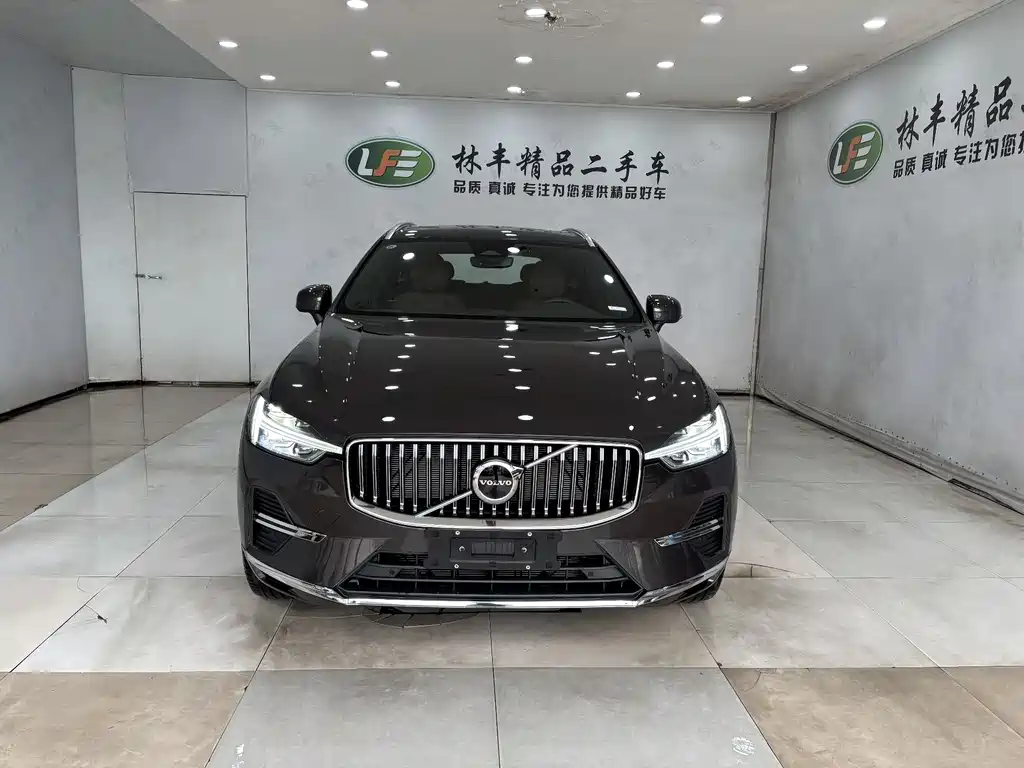 Volvo Volvo XC60 2025 B5 AWD Intelligent Luxury Edition 2025 - thumbnail 2