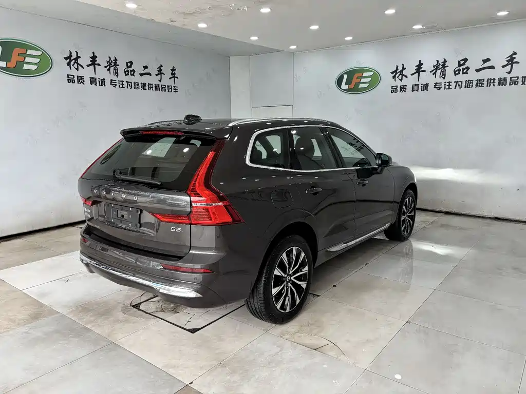 Volvo Volvo XC60 2025 B5 AWD Intelligent Luxury Edition 2025 - thumbnail 5