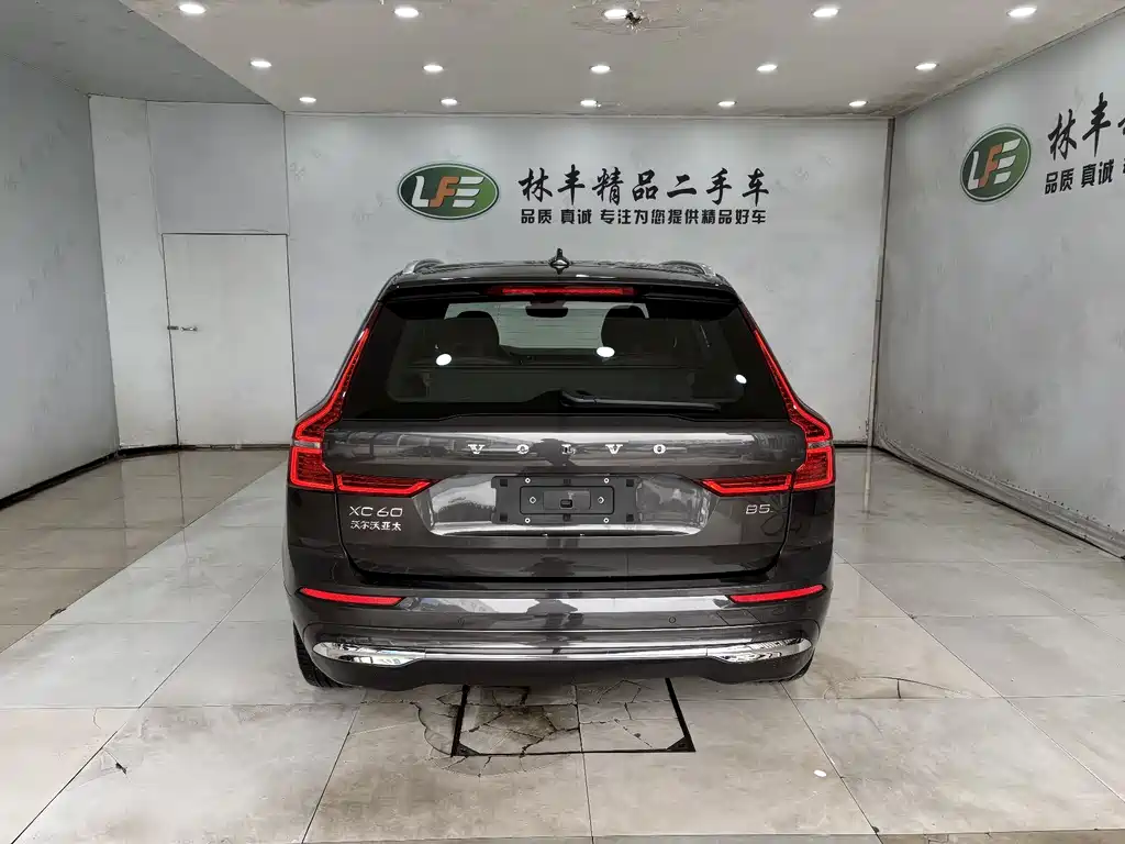 Volvo Volvo XC60 2025 B5 AWD Intelligent Luxury Edition 2025 - thumbnail 6