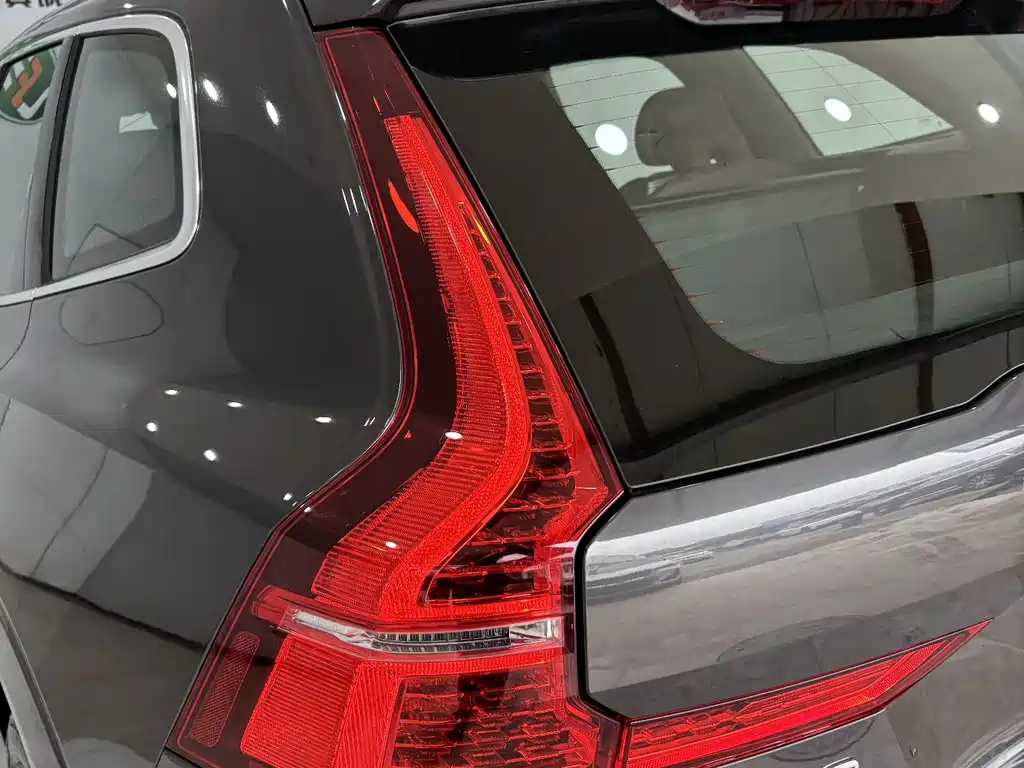 Volvo Volvo XC60 2025 B5 AWD Intelligent Luxury Edition 2025 - thumbnail 9