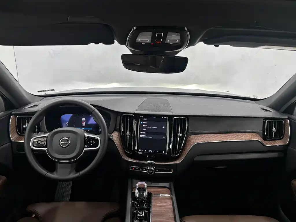 Volvo Volvo XC60 2025 B5 AWD Intelligent Luxury Edition 2025 - thumbnail 13