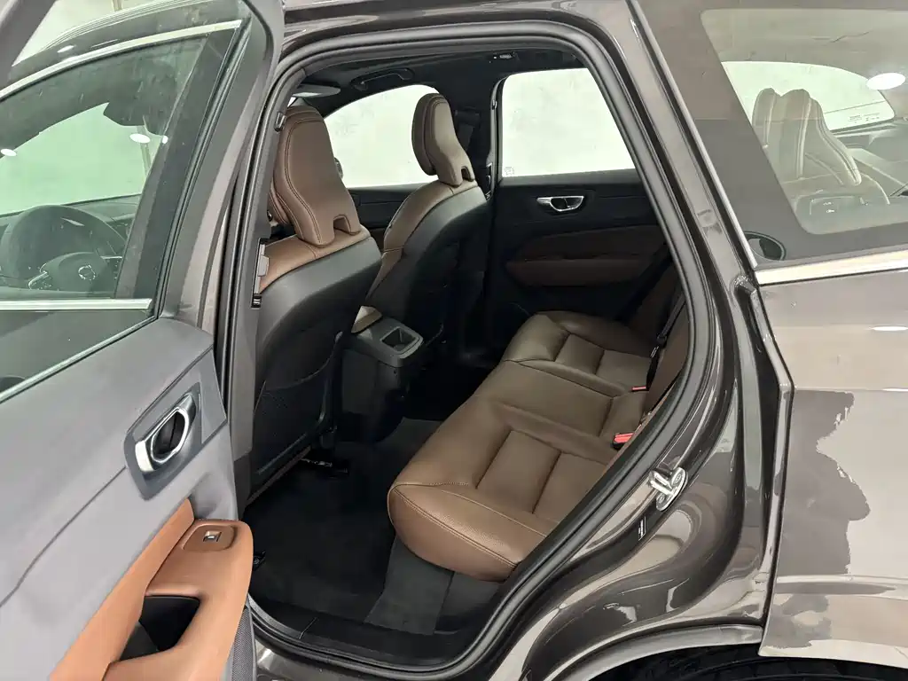 Volvo Volvo XC60 2025 B5 AWD Intelligent Luxury Edition 2025 - thumbnail 19