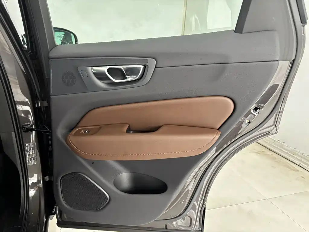 Volvo Volvo XC60 2025 B5 AWD Intelligent Luxury Edition 2025 - thumbnail 20