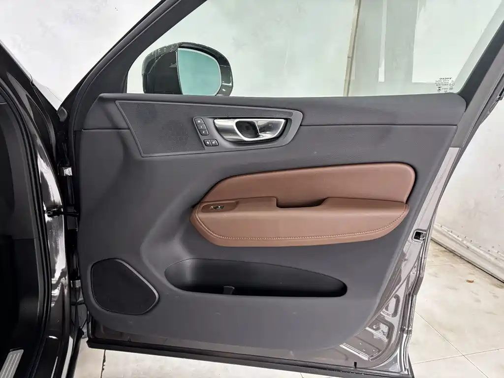Volvo Volvo XC60 2025 B5 AWD Intelligent Luxury Edition 2025 - thumbnail 22