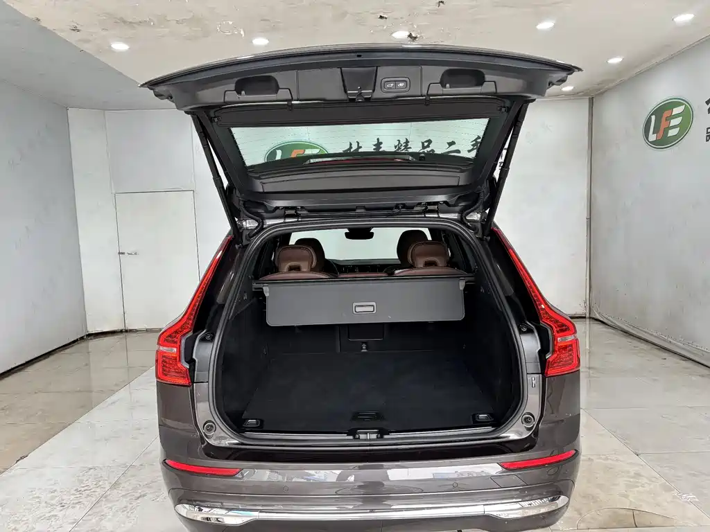 Volvo Volvo XC60 2025 B5 AWD Intelligent Luxury Edition 2025 - thumbnail 25