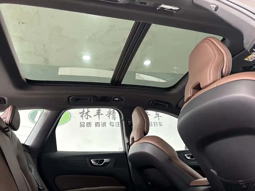Volvo Volvo XC60 2025 B5 AWD Intelligent Luxury Edition 2025 - thumbnail 27