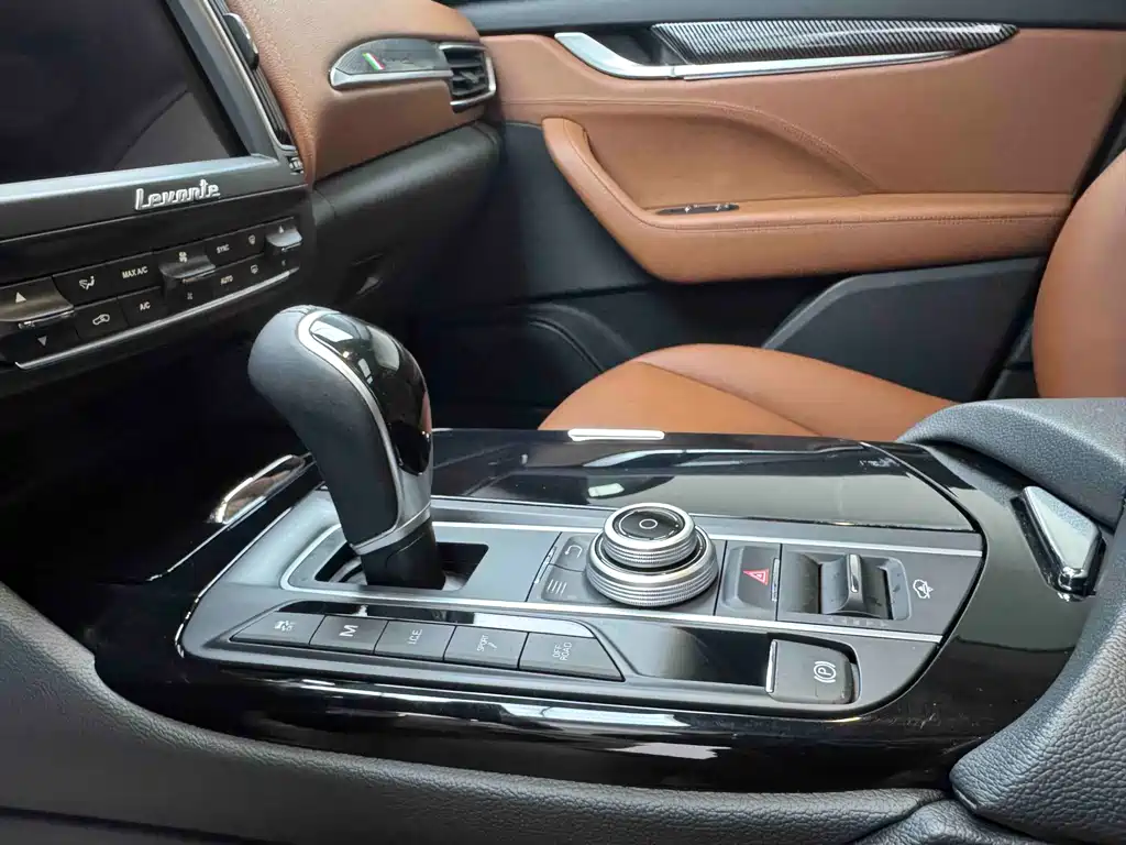 Maserati Maserati Levante 2016 3.0T Standard 2017 - thumbnail 13