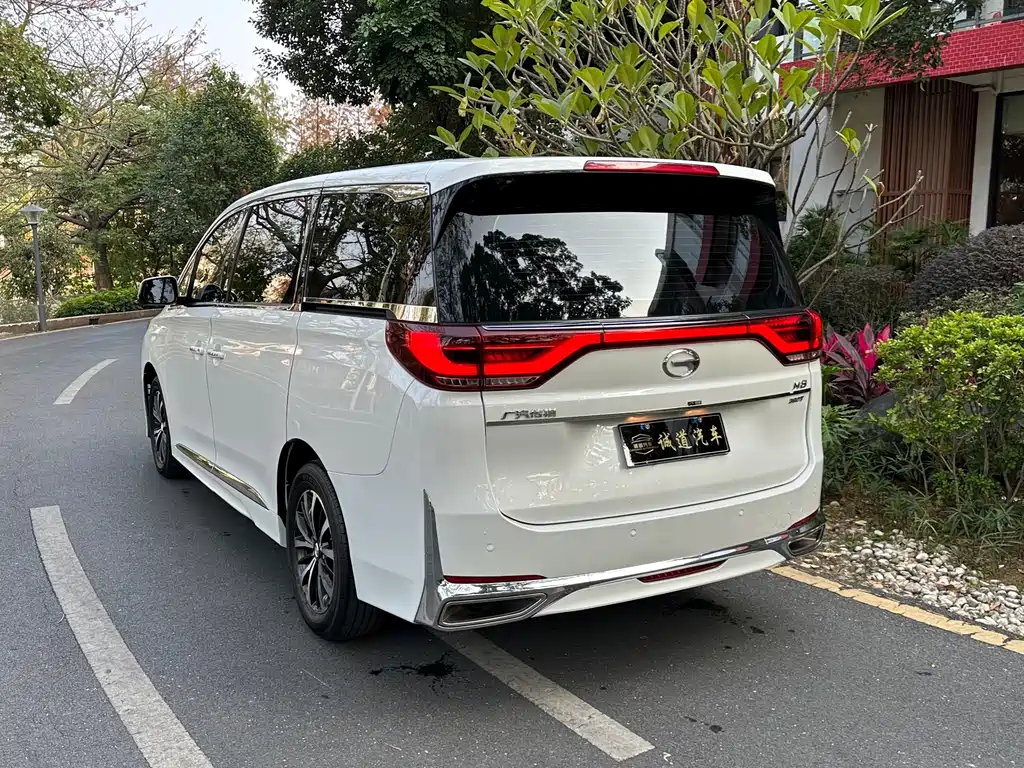 GAC Trumpchi GAC Trumpchi M8 2021 Facelift Excellence Series 390T Luxury Edition 2022 - thumbnail 2