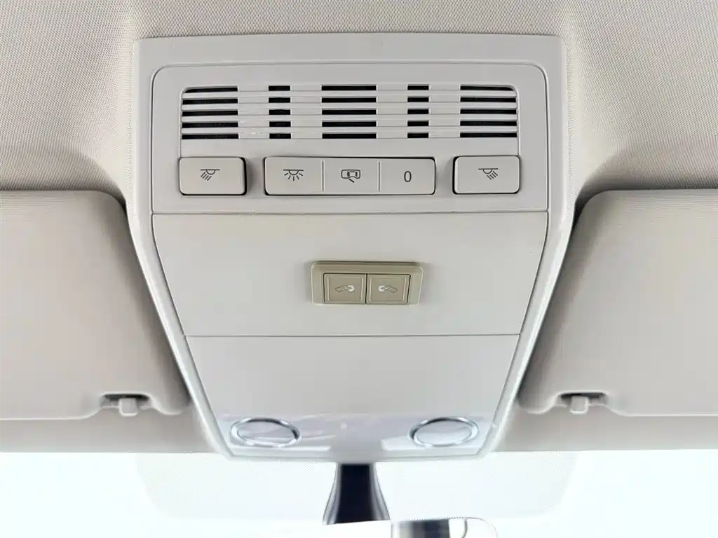 Volkswagen Volkswagen Multivan 2017 2.0 TSI Comfortline 7-seater AWD 2017 - thumbnail 15