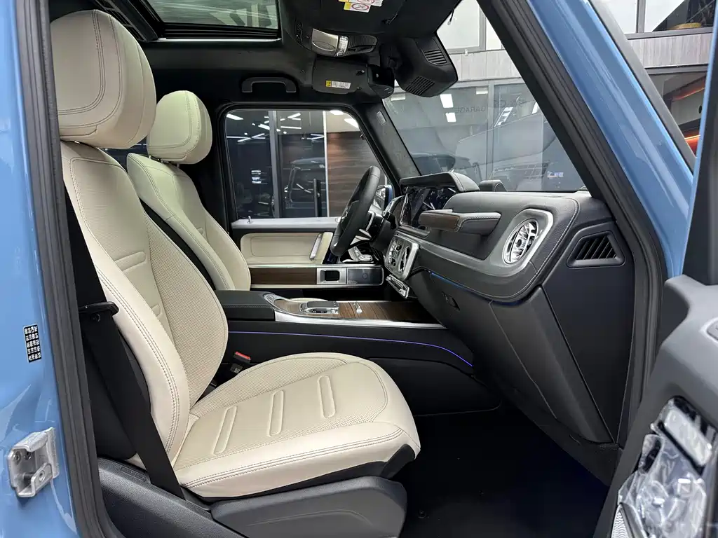 Mercedes-Benz Mercedes-Benz G-Class 2025 G 450 d 2026 - thumbnail 12