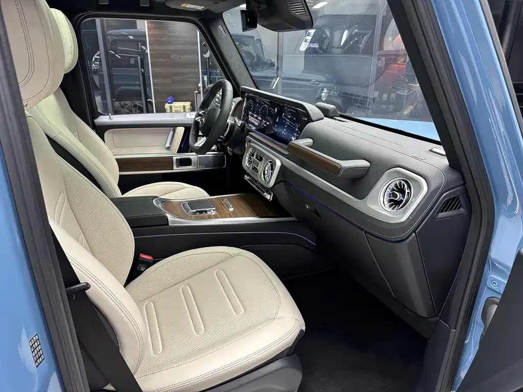Mercedes-Benz Mercedes-Benz G-Class 2025 G 450 d 2026 - thumbnail 13