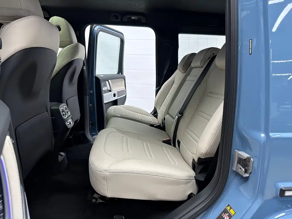 Mercedes-Benz Mercedes-Benz G-Class 2025 G 450 d 2026 - thumbnail 16