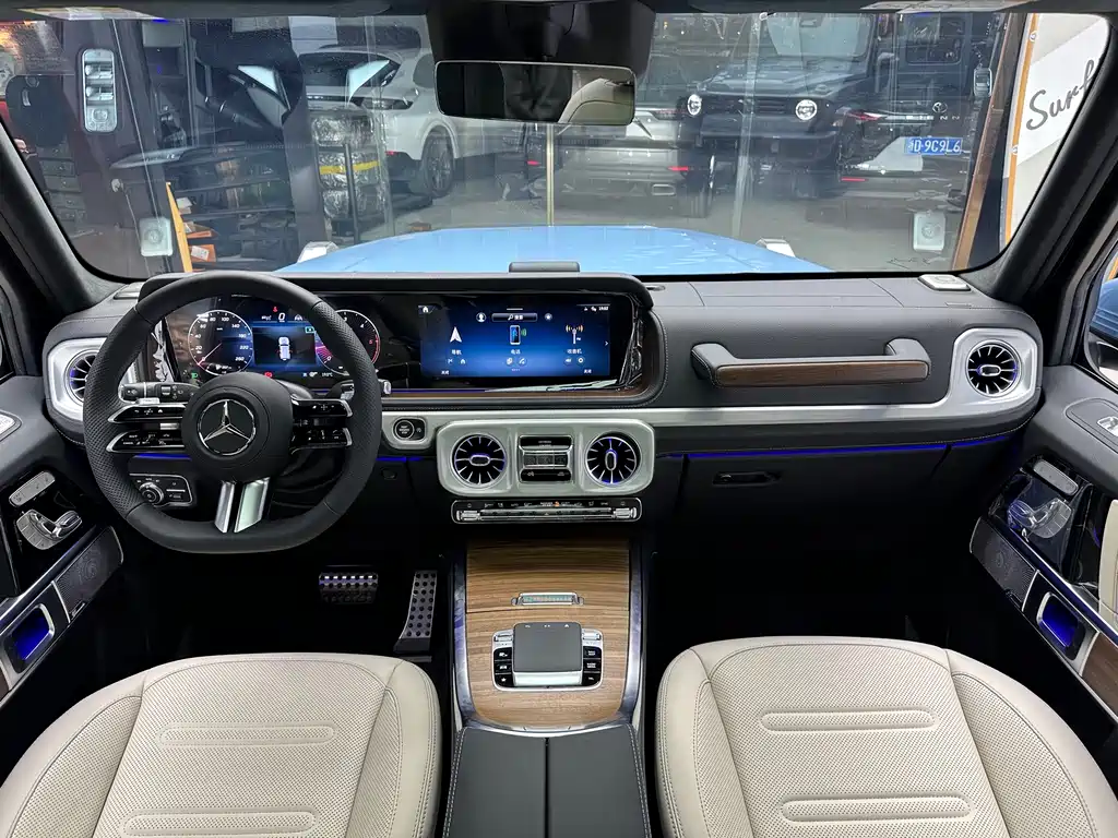 Mercedes-Benz Mercedes-Benz G-Class 2025 G 450 d 2026 - thumbnail 17