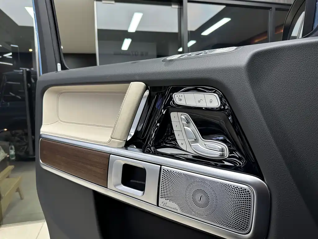 Mercedes-Benz Mercedes-Benz G-Class 2025 G 450 d 2026 - thumbnail 22