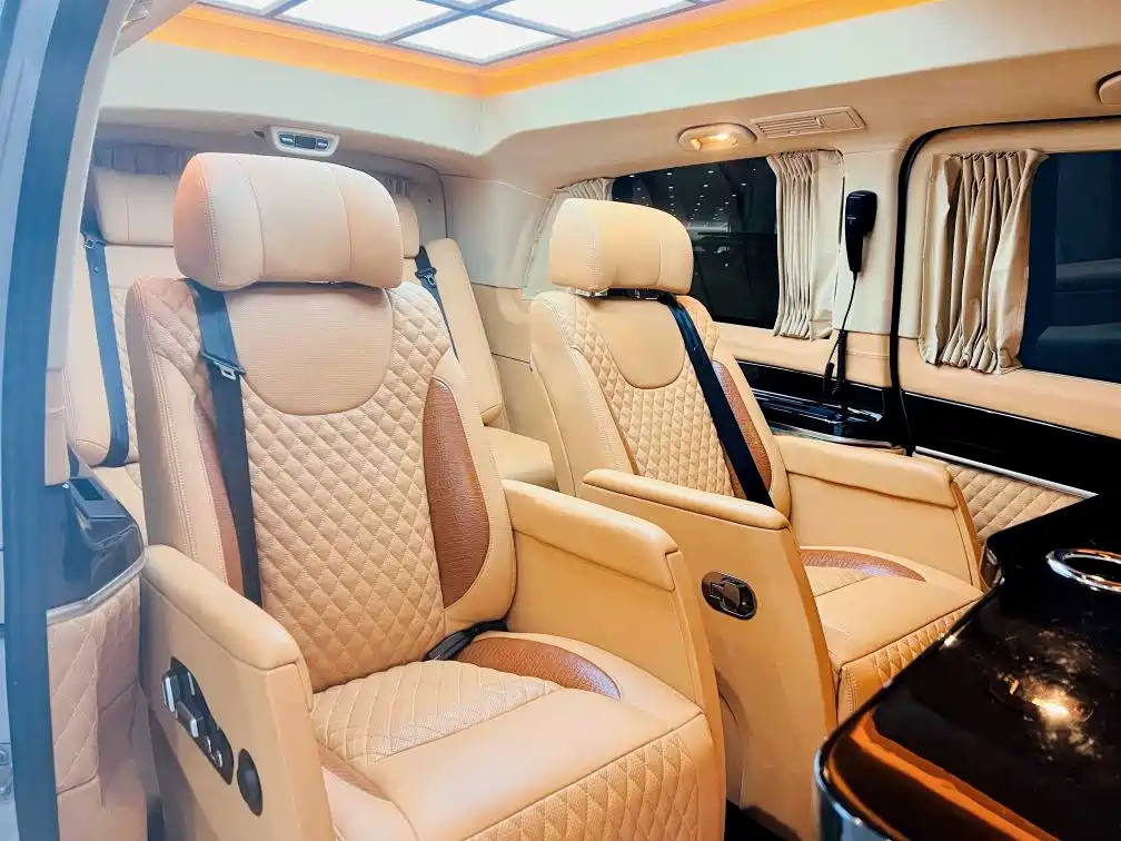 Mercedes-Benz Mercedes-Benz V-Class 2017 V 260 L Exclusive Long Wheelbase Edition 2020 - thumbnail 6